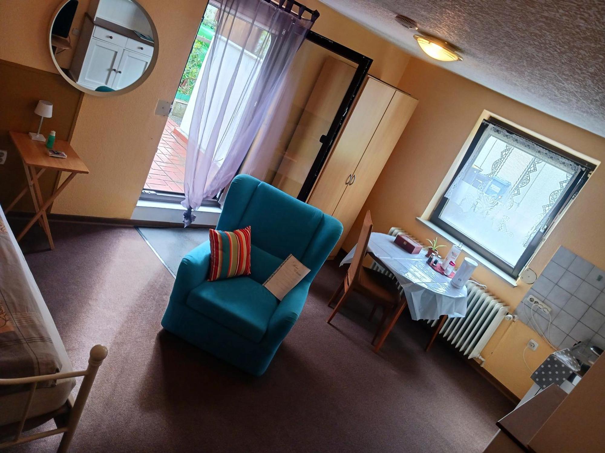 Moebliertes Zimmer Нюрнберг Экстерьер фото
